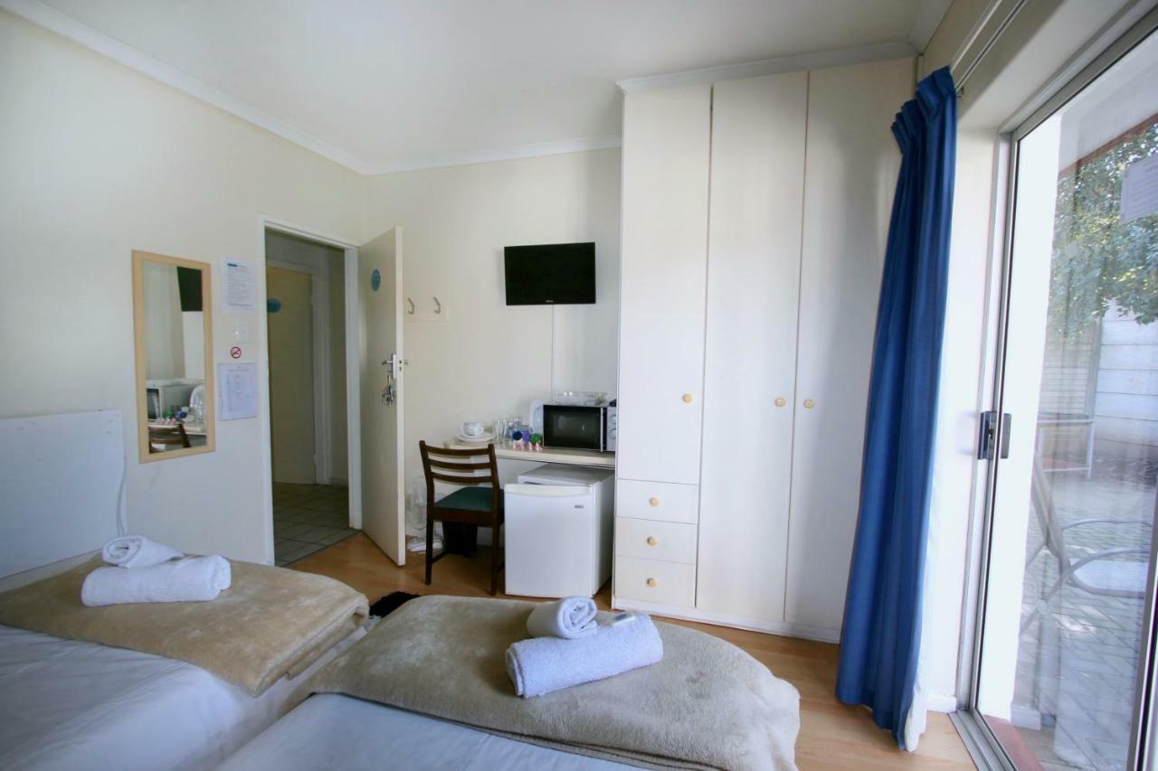 Clouds Guest House เดอร์บันวิลล์ ภายนอก รูปภาพ
