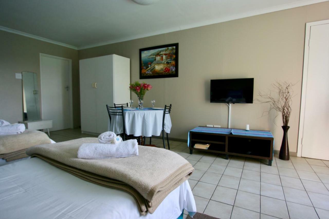 Clouds Guest House เดอร์บันวิลล์ ภายนอก รูปภาพ